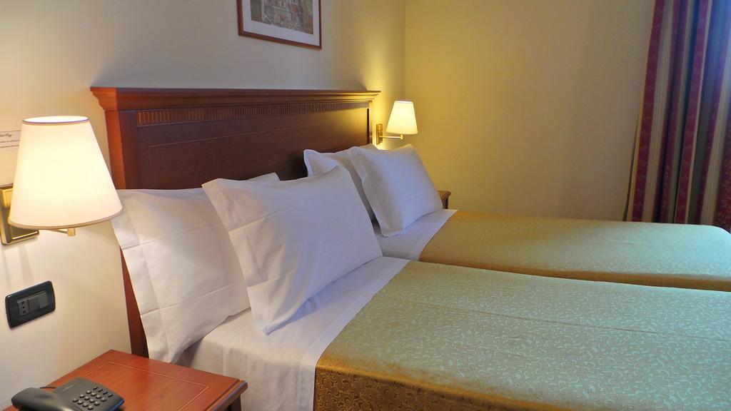 Hotel Rizzi Castel San Giovanni  Zewnętrze zdjęcie