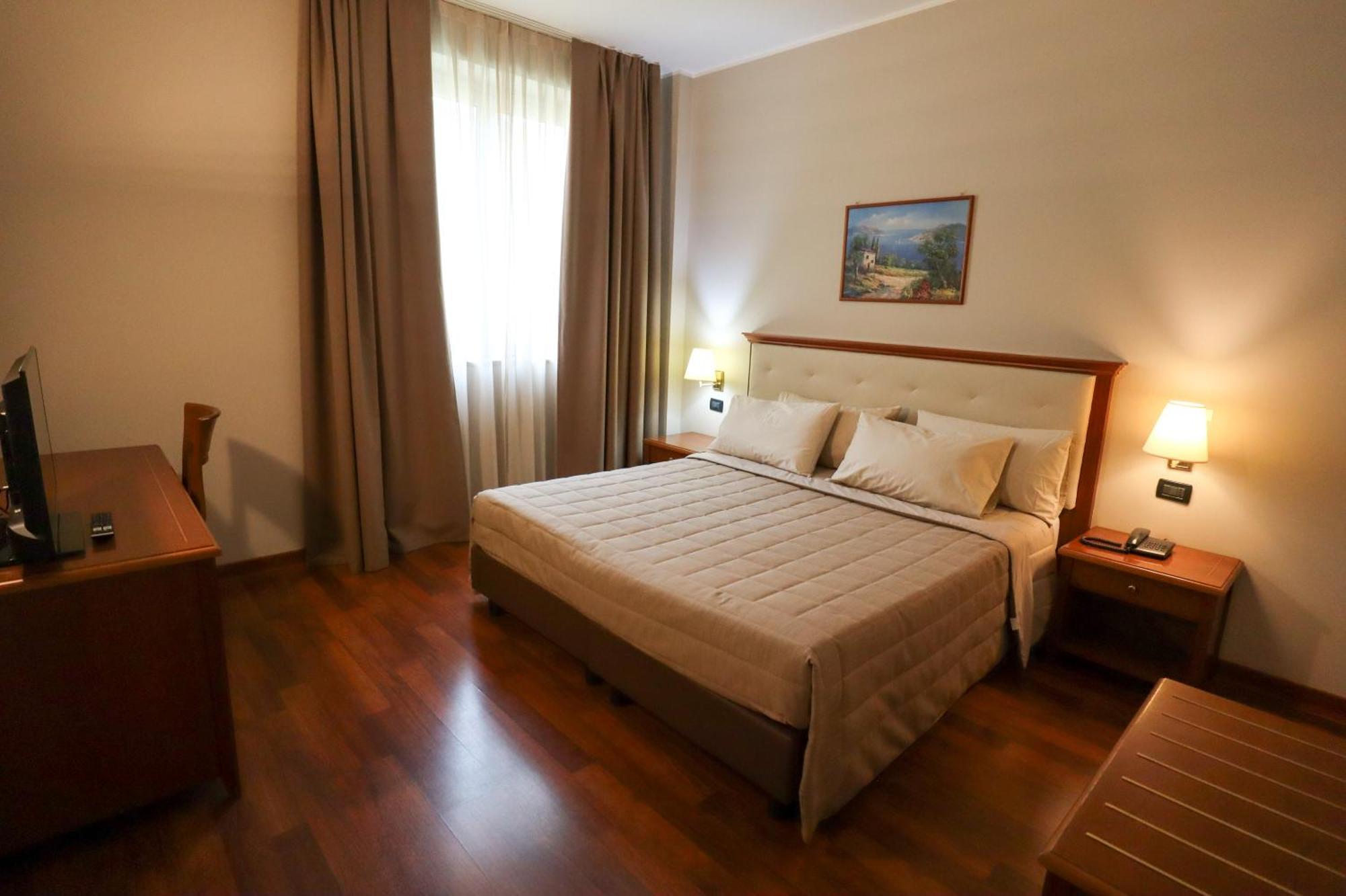 Hotel Rizzi Castel San Giovanni  Zewnętrze zdjęcie