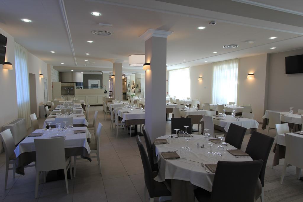 Hotel Rizzi Castel San Giovanni  Zewnętrze zdjęcie