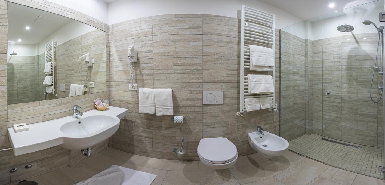 Hotel Rizzi Castel San Giovanni  Zewnętrze zdjęcie