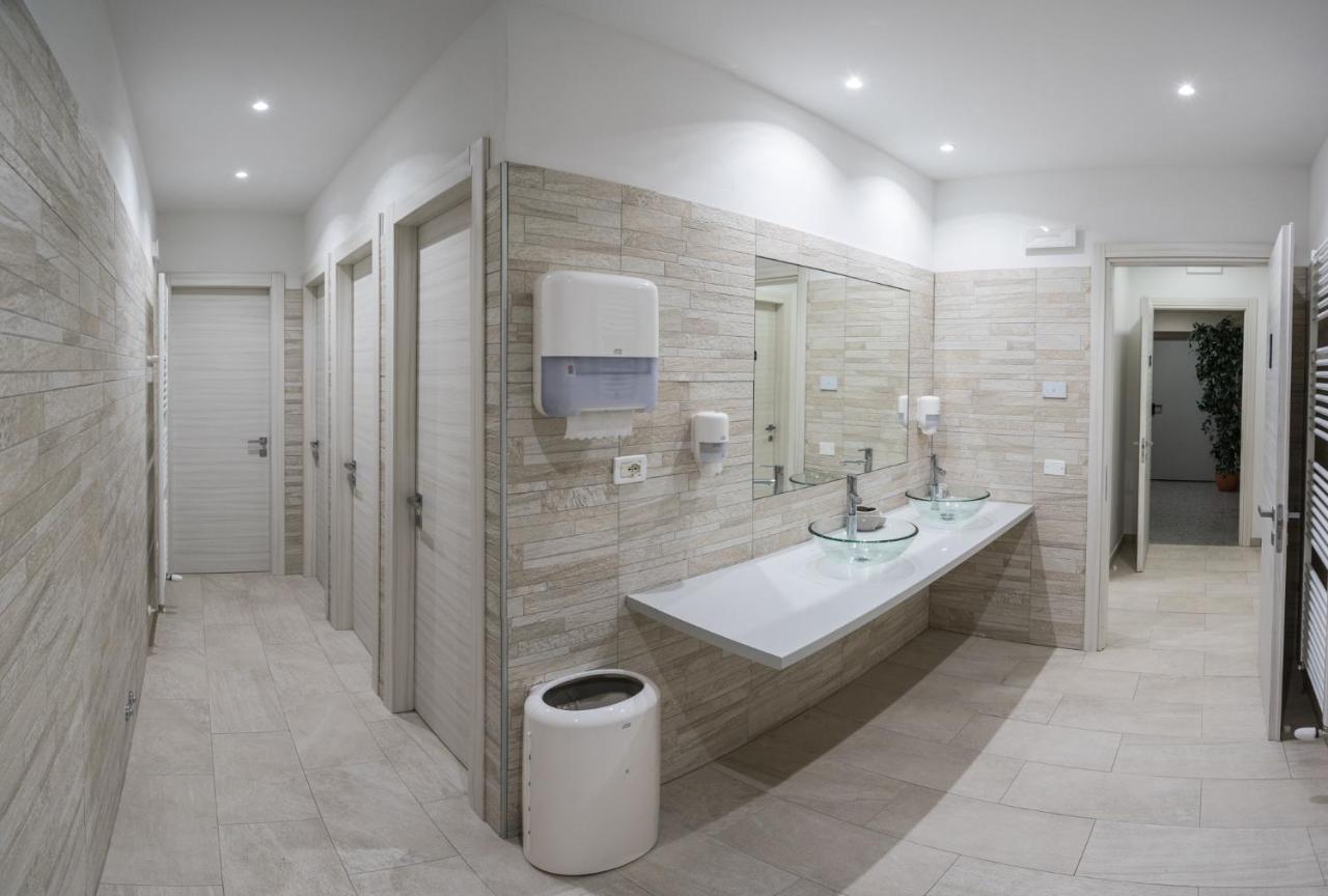 Hotel Rizzi Castel San Giovanni  Zewnętrze zdjęcie