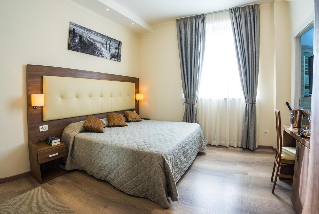 Hotel Rizzi Castel San Giovanni  Zewnętrze zdjęcie