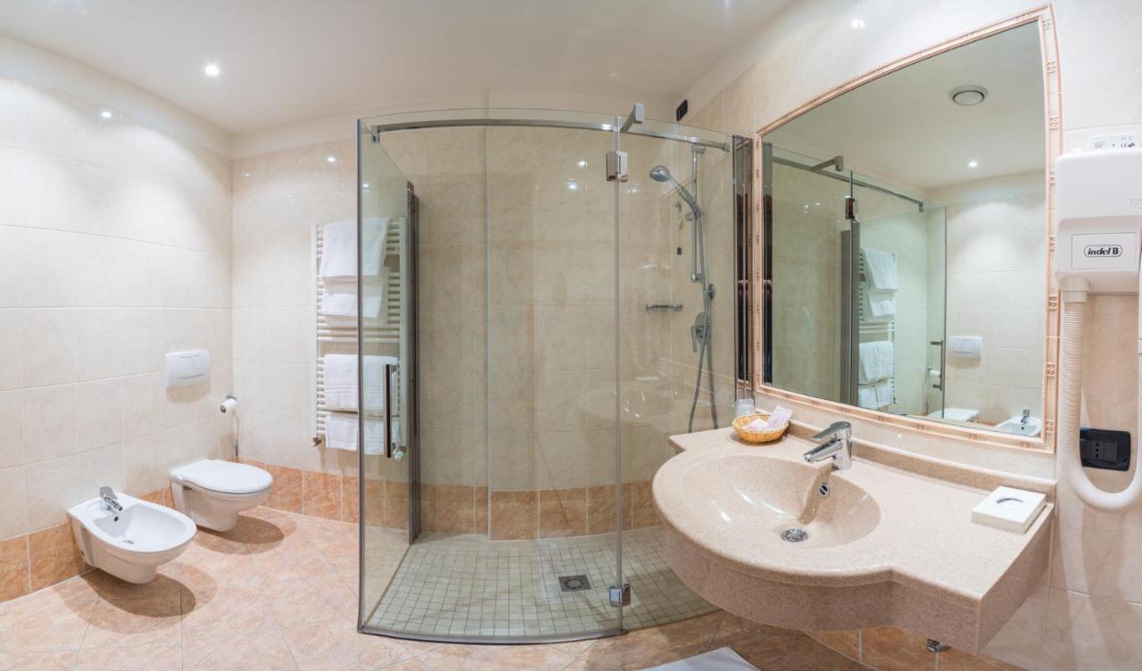 Hotel Rizzi Castel San Giovanni  Zewnętrze zdjęcie