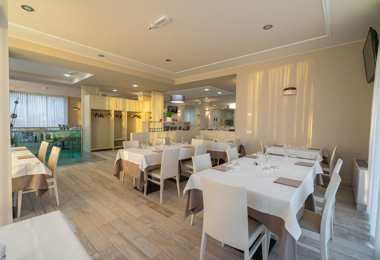 Hotel Rizzi Castel San Giovanni  Zewnętrze zdjęcie