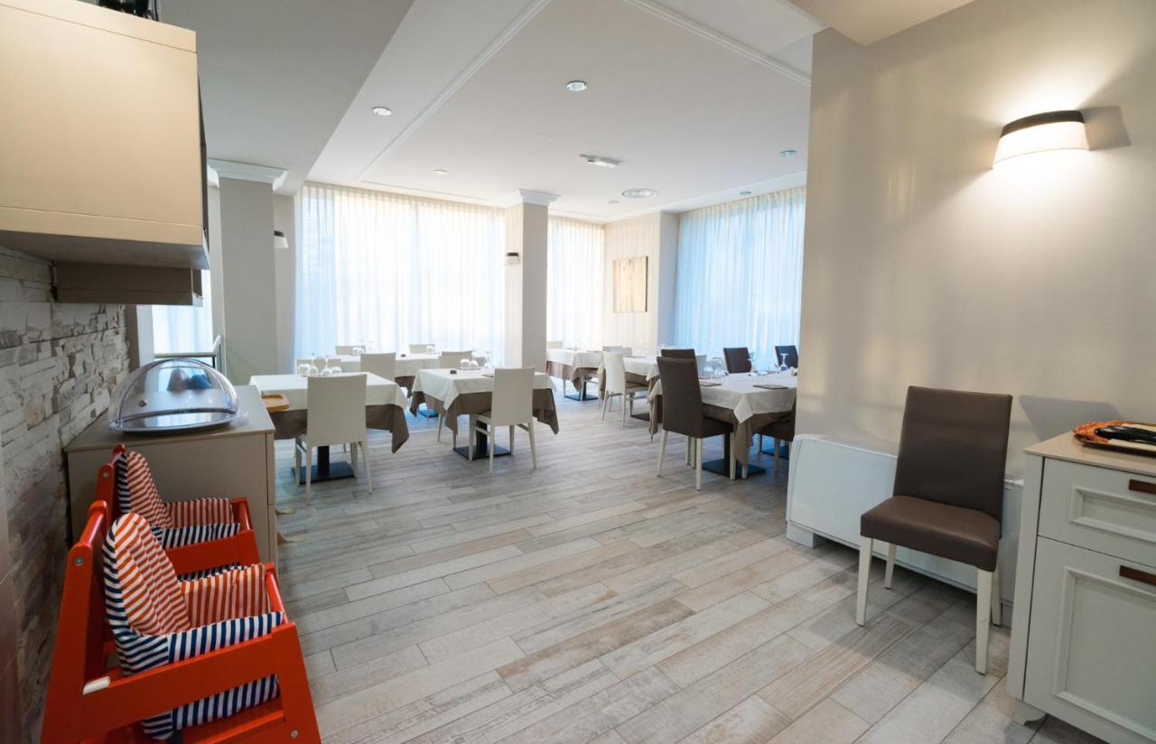 Hotel Rizzi Castel San Giovanni  Zewnętrze zdjęcie